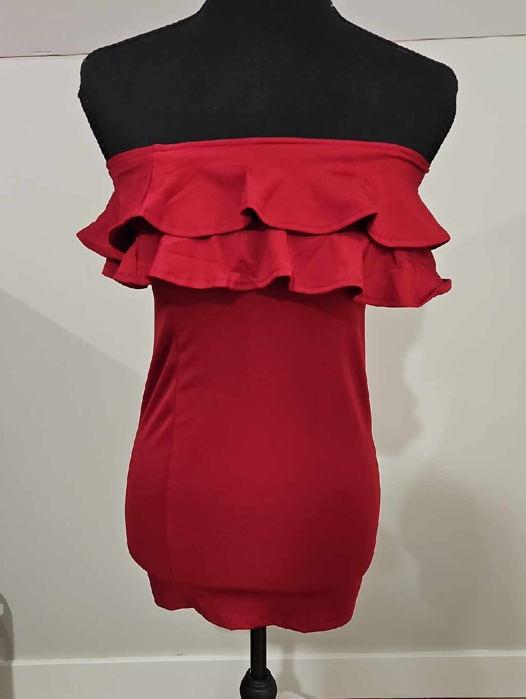 Mebius Off-Shoulder Red Ruffle Bodycon Dress. Size 10y